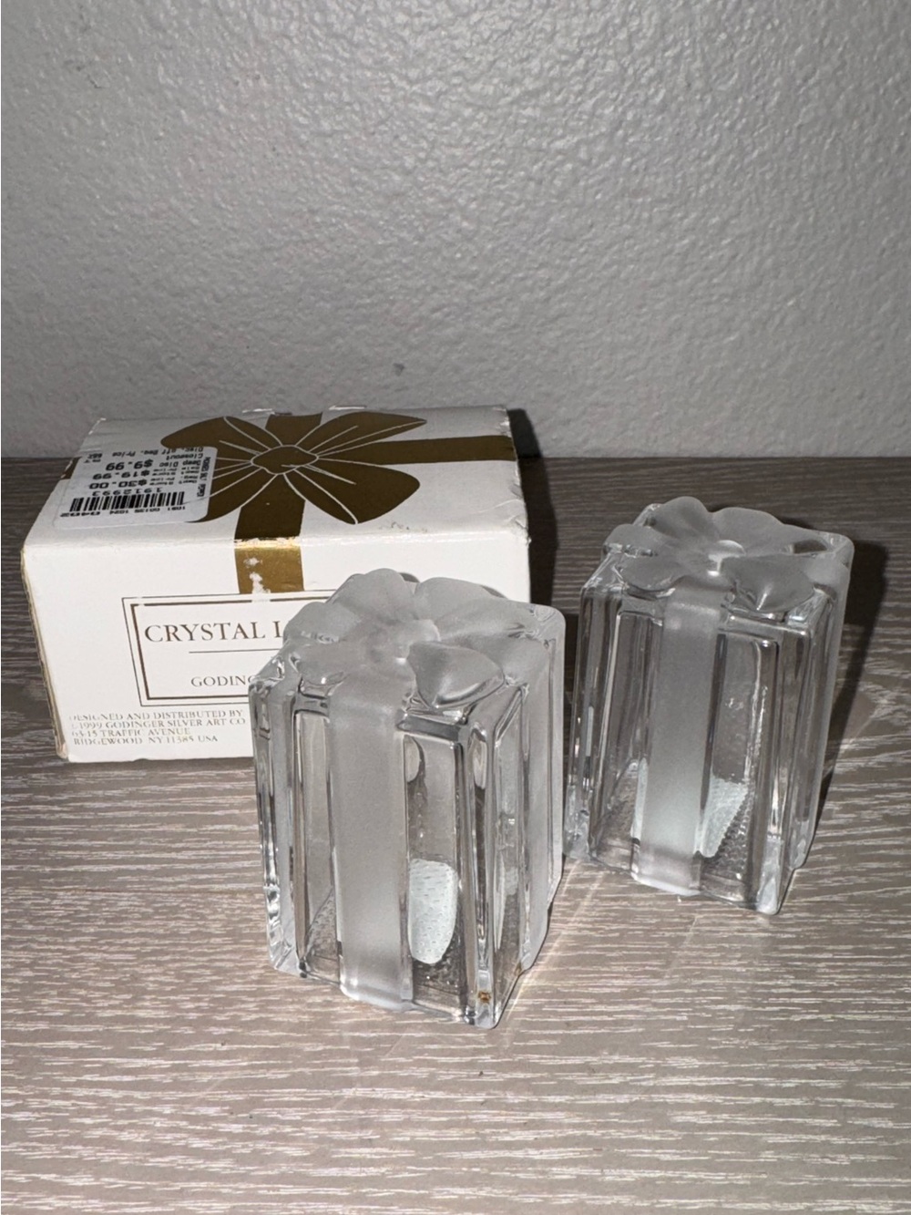 Godinger Crystal Legends Present Shaped With Bow Vintage Salt And Pepper Shakers